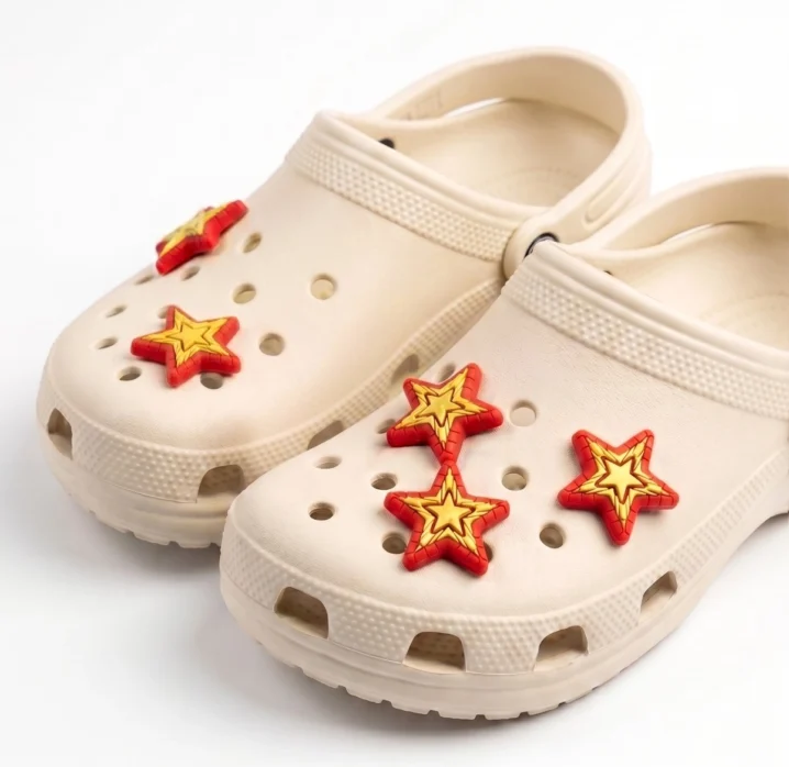 Shoe Pin Vietnam Star - Lifestyle shot
